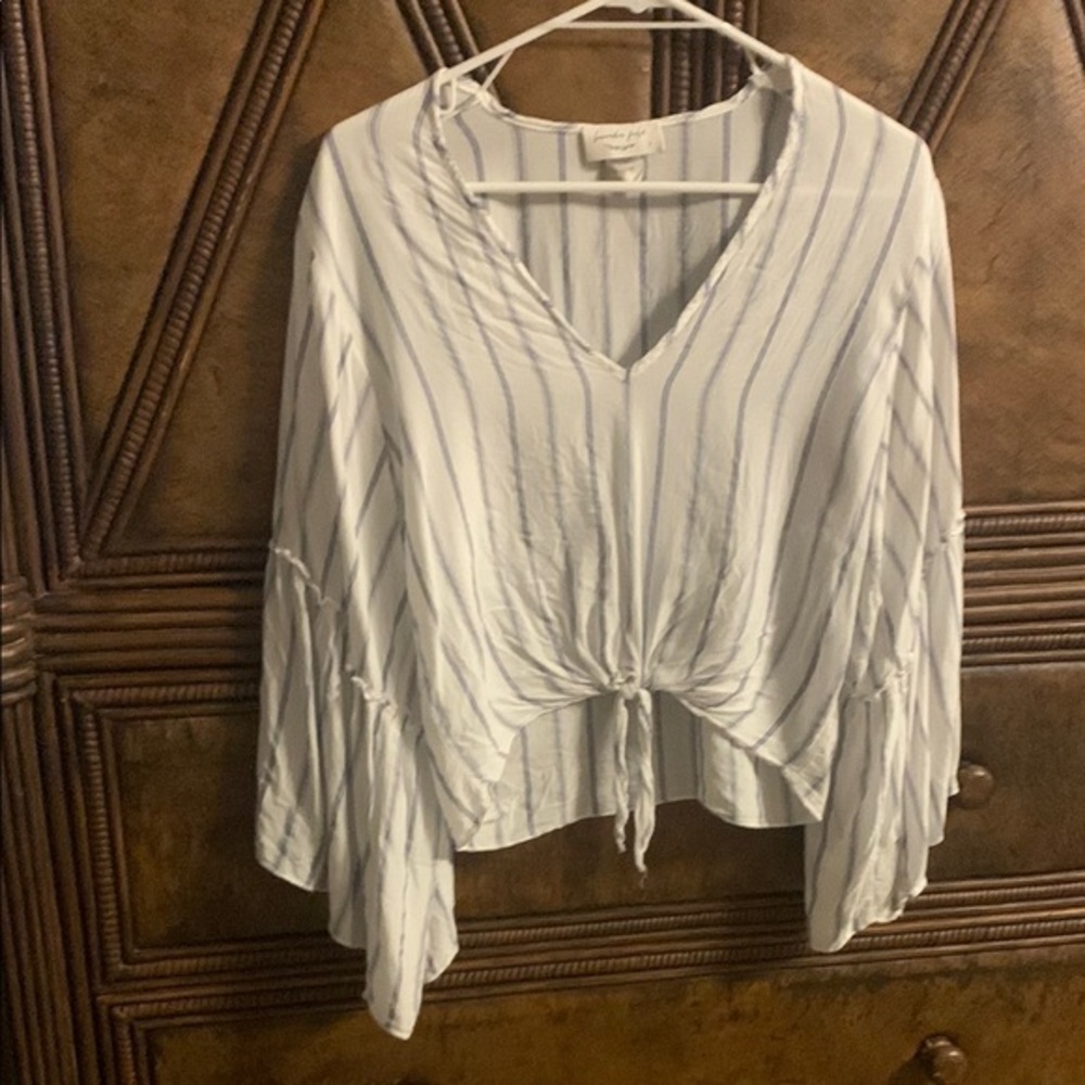 Lightweight Lavender Field White top Tie Front lightweight flowing sleeves